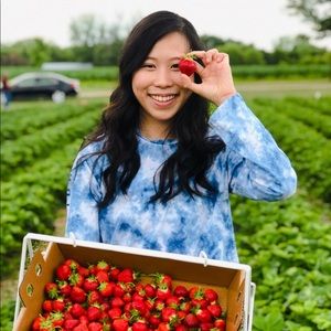 Hollister blue and white tie dye crop top - size small